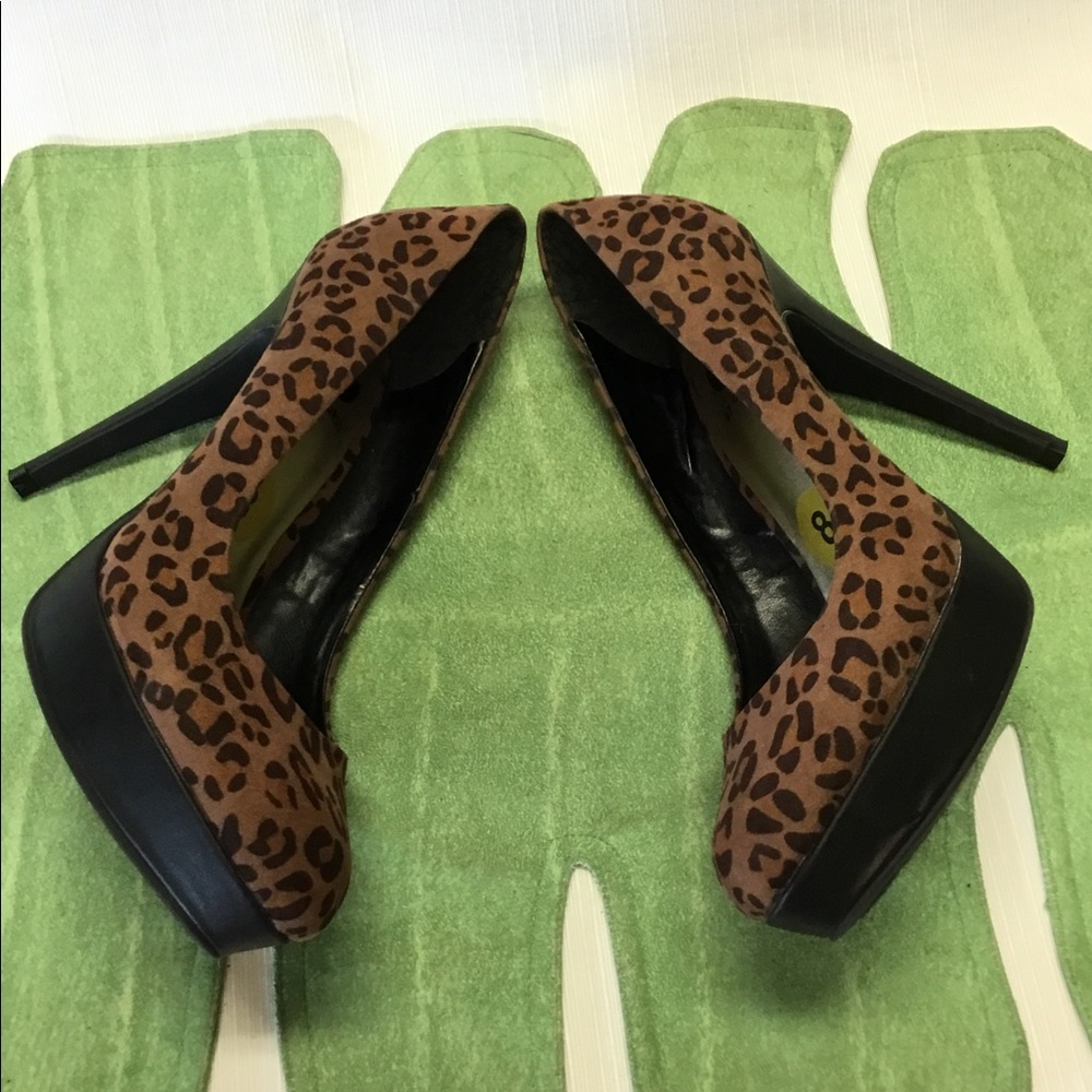Guess Good Looking Black & Brown Design Heels - Picture 5 of 8